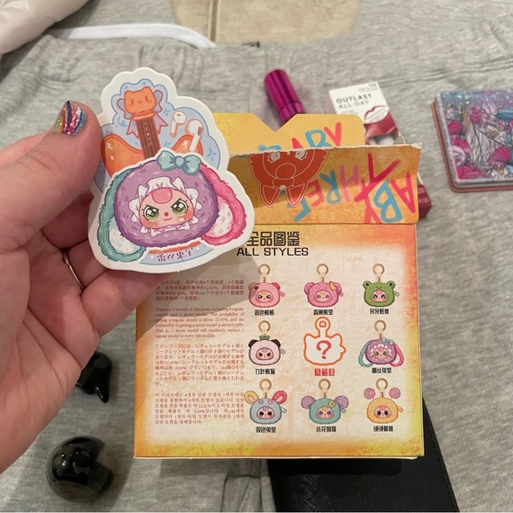 21 item LOT (#2) - @KIMSCLOSET66 SHARE SHOW 2025 HOLIDAY SPECIAL!!🎉🌏🌍🌎🎉 - Picture 16 of 17